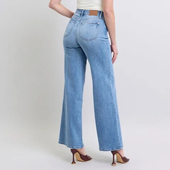 NWT Judy Blue PLUS + REG Size Medium Wash High Rise Wide Leg Jeans - Picture 6 of 16